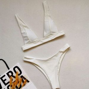**SOLD** Brand new white bikini set